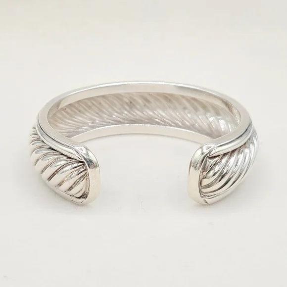 David Yurman Sculpted Thoroughbred Cable Diamond Bracelet - Picture 5 of 10